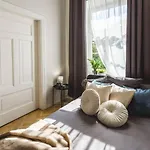Apartment Spacious 5-bedroom Art Nouveau - Valdemara *