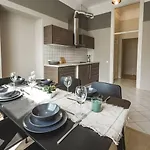 Spacious 5-bedroom Art Nouveau - Valdemara Apartment Riga