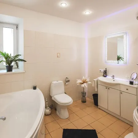 Spacious 5-bedroom Art Nouveau - Valdemara شقة ريغا