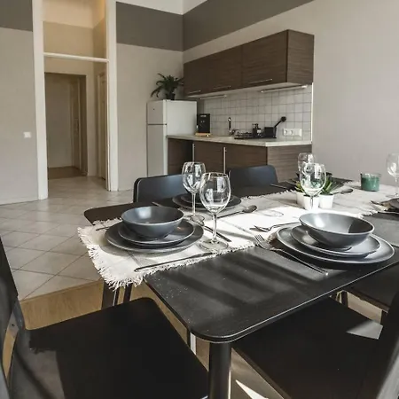 Spacious 5-bedroom Art Nouveau - Valdemara شقة *