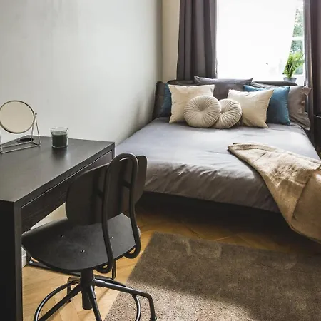 Spacious 5-bedroom Art Nouveau - Valdemara * Riga