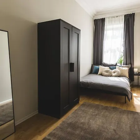 Apartment Spacious 5-bedroom Art Nouveau - Valdemara