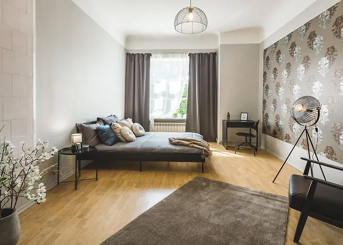 Spacious 5-bedroom Art Nouveau - Valdemara Apartment Riga