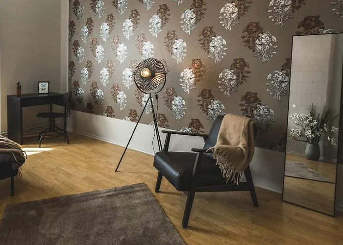 Spacious 5-bedroom Art Nouveau - Valdemara