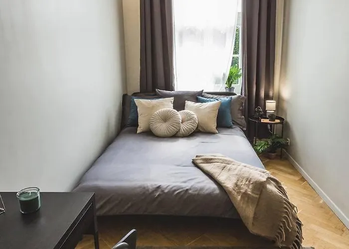 Spacious 5-bedroom Art Nouveau - Valdemara * Riga