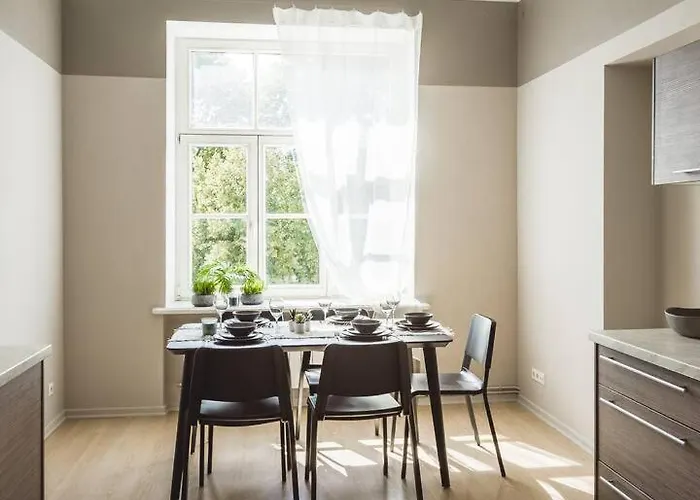 Spacious 5-bedroom Art Nouveau - Valdemara