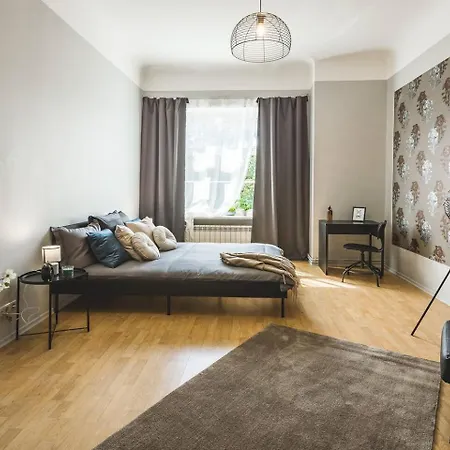 Spacious 5-bedroom Art Nouveau - Valdemara 아파트 리가