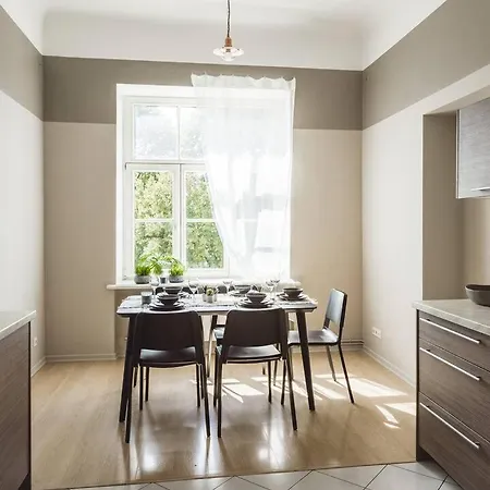 Spacious 5-bedroom Art Nouveau - Valdemara