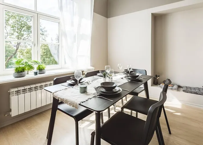 Spacious 5-bedroom Art Nouveau - Valdemara Riga