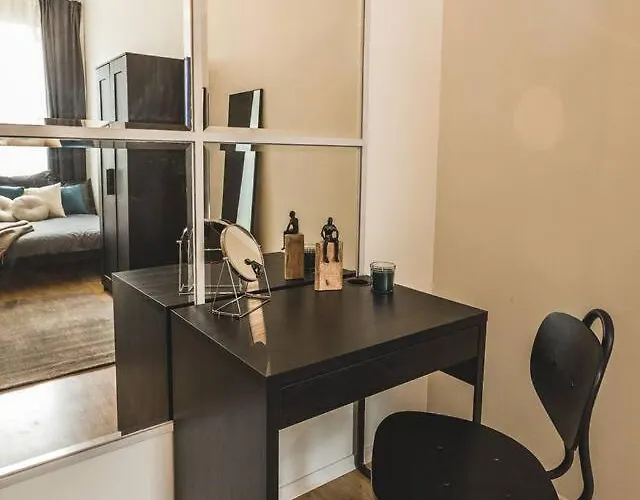 Dzīvoklis Spacious 5-bedroom Art Nouveau - Valdemara Riga