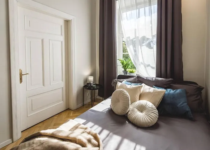 Dzīvoklis Spacious 5-bedroom Art Nouveau - Valdemara *