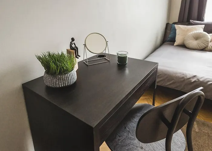 Dzīvoklis Spacious 5-bedroom Art Nouveau - Valdemara *