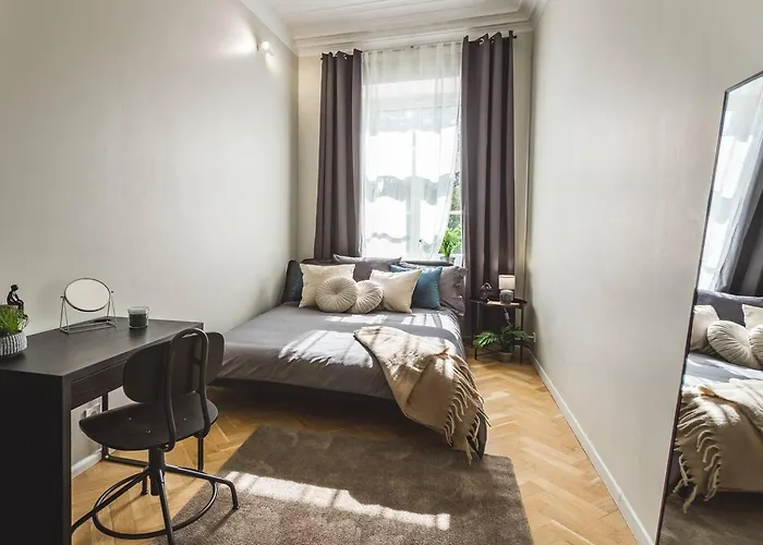 Spacious 5-bedroom Art Nouveau - Valdemara Dzīvoklis