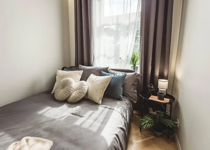 Dzīvoklis Spacious 5-bedroom Art Nouveau - Valdemara Riga