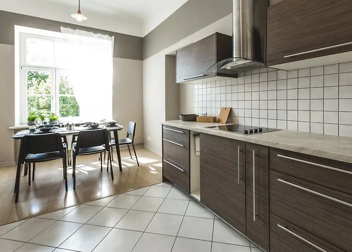 Spacious 5-bedroom Art Nouveau - Valdemara