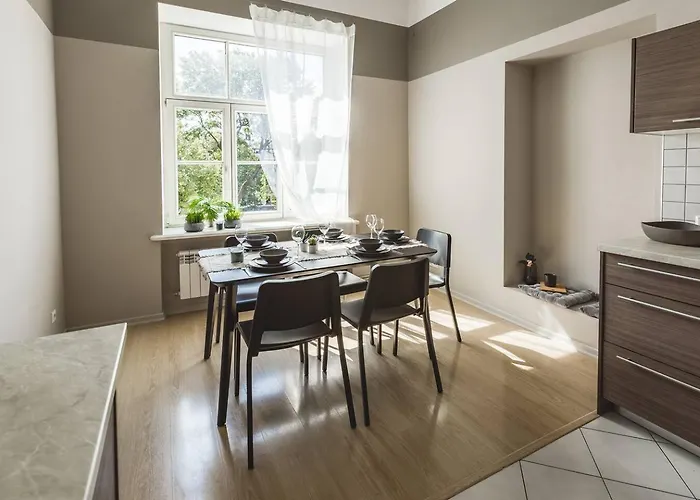 Spacious 5-bedroom Art Nouveau - Valdemara